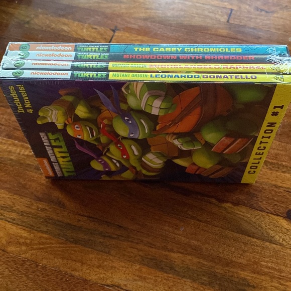 Nickelodeon Teenage Mutant Ninja Turtles box set Collection 1, 4 books, unopened - Picture 2 of 9